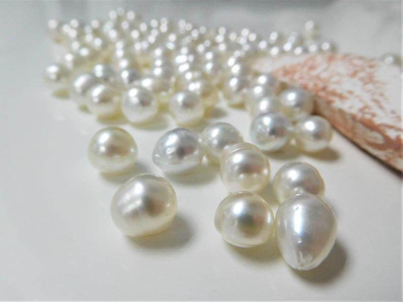 white-lilac 9mm freshwater barrel pearl loose string by Pearls Direct 